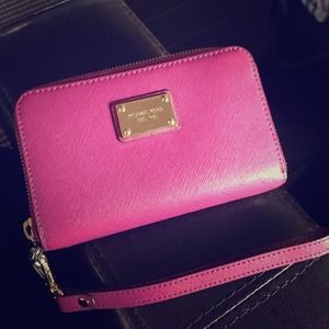 Michael Kors iPhone wallet/wristlet