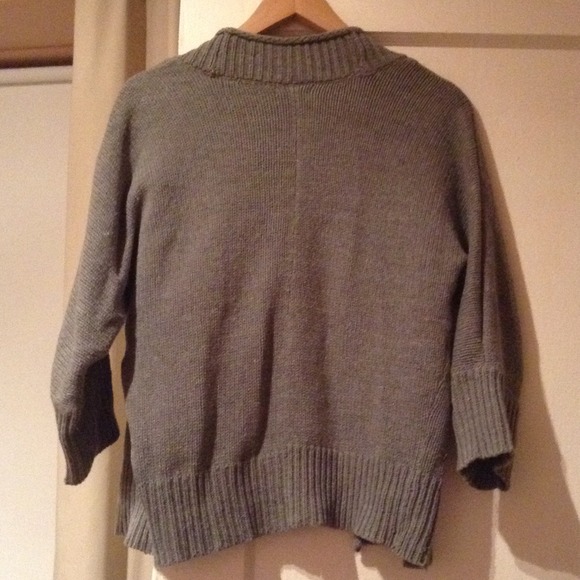 ‼️SOLD‼️EXPRESS Sweater - Picture 2 of 4