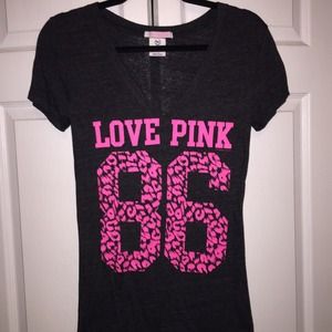 VS Pink V-neck Graphic Tee
