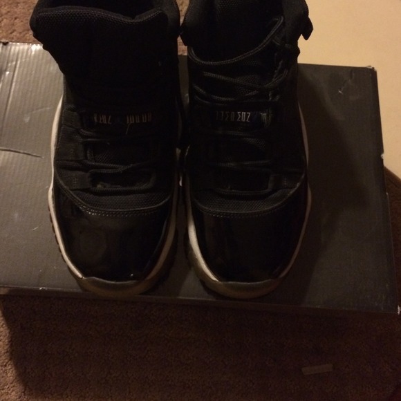 Space jam 11's - Picture 2 of 4