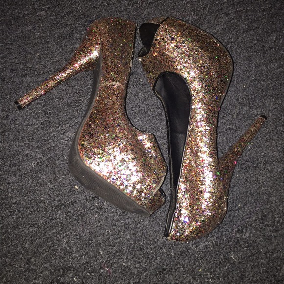 Size 9 peep toe cute sparkle shoes