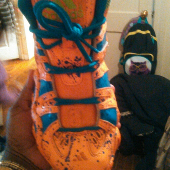 Adidas - Picture 2 of 2