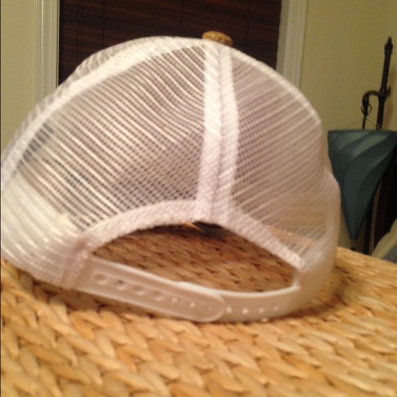 Glittery snapback hat - Picture 3 of 3