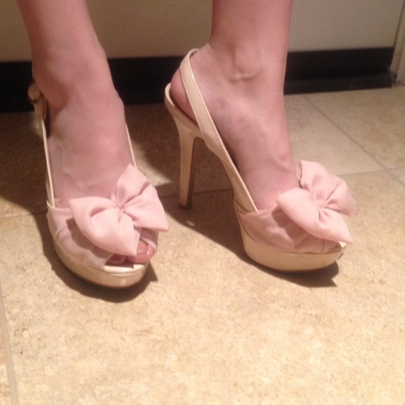 Baby pink bow heels