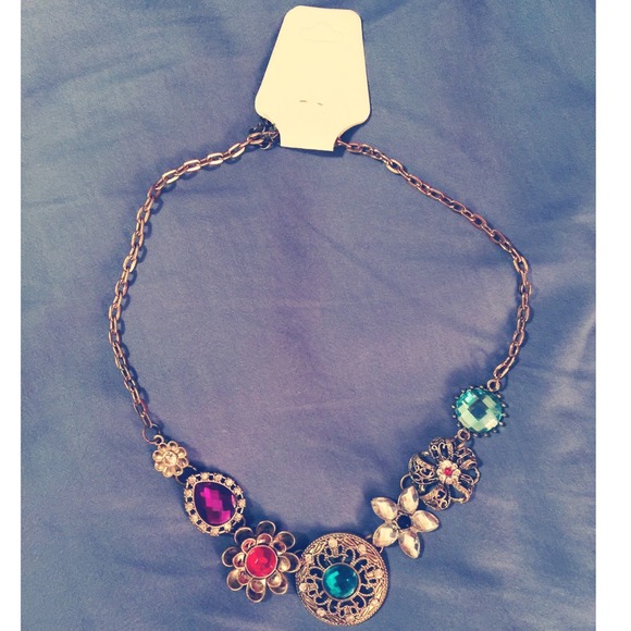 Flower and jewel statement necklace