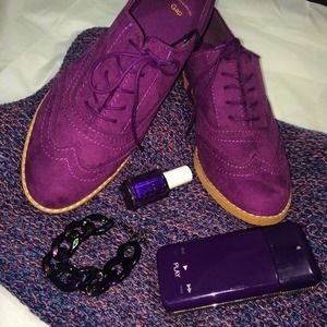 Gap lace up purple oxfords
