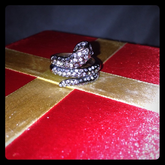 BCBG snake ring💍🐍 - Picture 1 of 4
