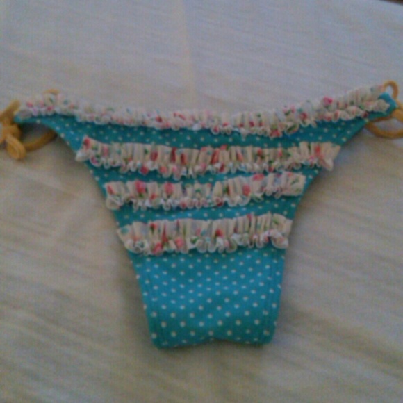Swim Suit. 👙 - Picture 2 of 3
