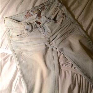 Refuge Light Jeans