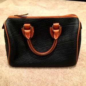 Dooney & Bourke Bags - Vintage Dooney and Bourke Navy Handbag Dooney & Bourke Bags - Vintage Dooney and Bourke Navy Handbag