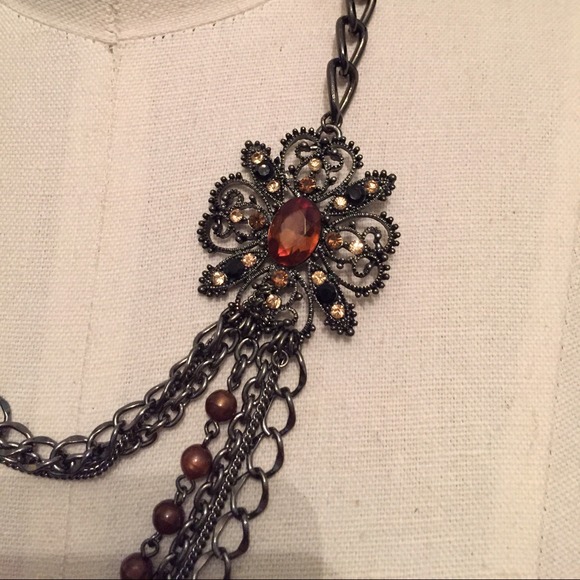 New York and Co chain neckless