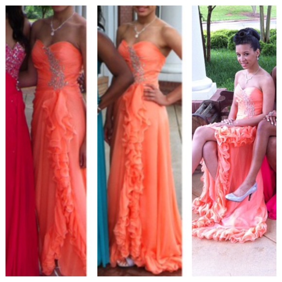 🚫SOLD🚫Strapless Prom Dress