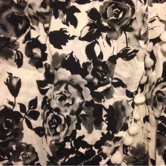 LF Floral Pom Pom Shorts - Picture 2 of 3