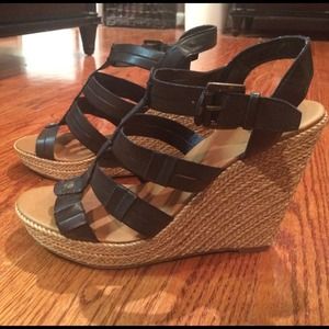 🚫SOLD🚫 Black strappy wedges