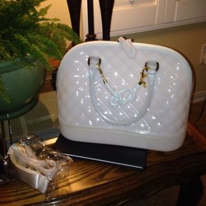 NWOT ADORABLE Patent Leather Bag from Italy 👗👜👠