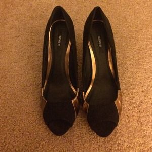 Black and gold forever 21 heels