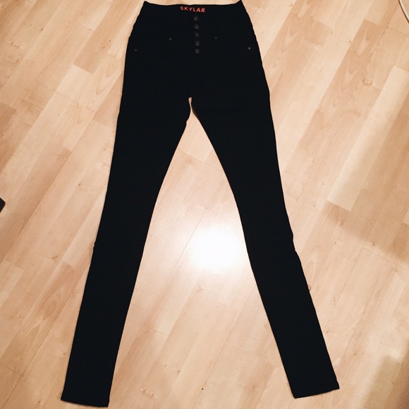 Black High-Rise Skinny Jeans