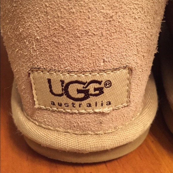 Authentic UGG Bailey Button boots size W5