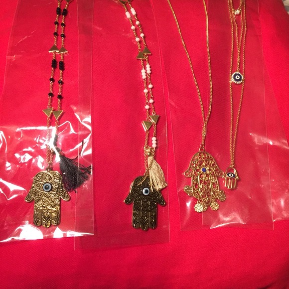 Jewelry - Hamsa necklace