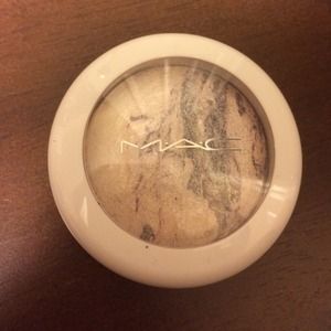 MAC Fresh Ice mineralize eye shadow 2.2g