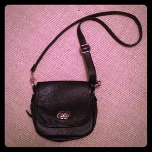 Adjustable Black crossbody handbag