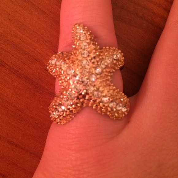 Gold starfish ring - Picture 1 of 4