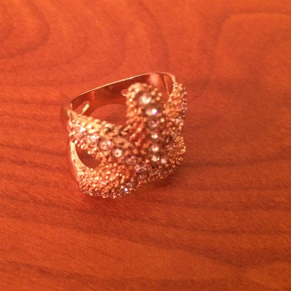 Gold starfish ring - Picture 2 of 4