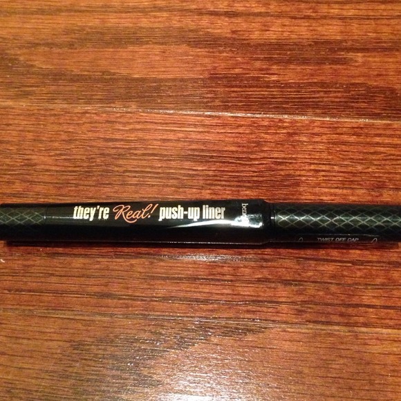 Benefit They're REAL push up liner