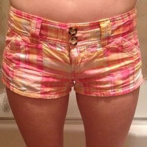 SOLD!! Abercrombie Plaid shorts Sz 6