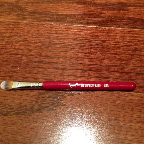 Sigma eyeshadow brush