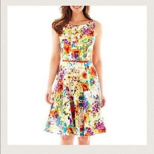 Stunning floral dress LP