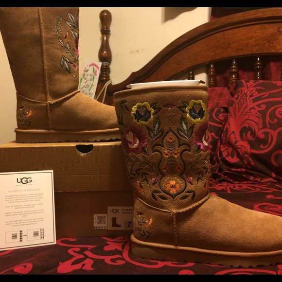 Ugg boots ‼️FINAL PRICE‼️ - Picture 2 of 4