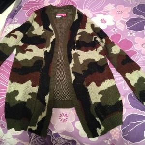 Camouflage print cardigan