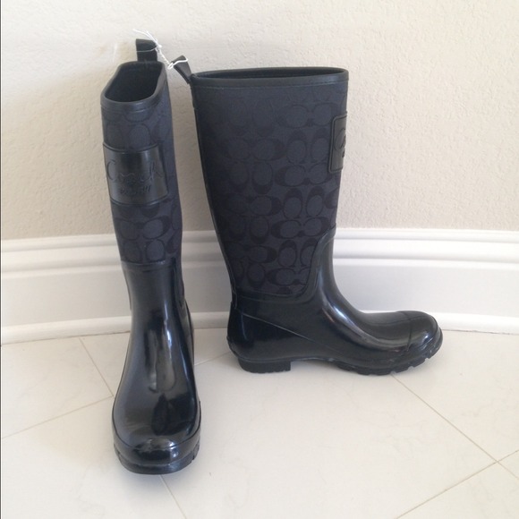 ❌SOLD❌Coach Pearl Jacquard Rainboots - Picture 2 of 4