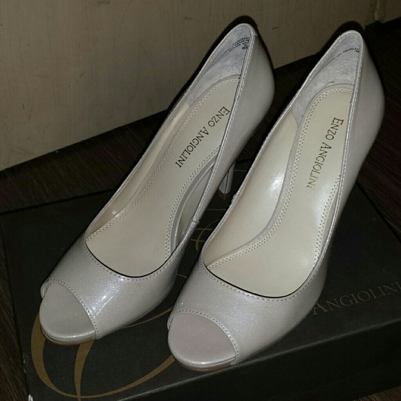 Shoes - Picture 1 of 4