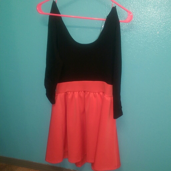 3/4 Sleeve Black and Pink Dress!!