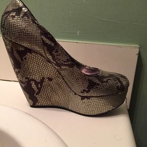 Snake skin wedge heel