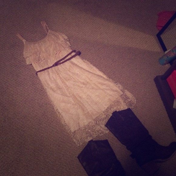 🌸SOLD🌸Pink/taupe lace dress🎀