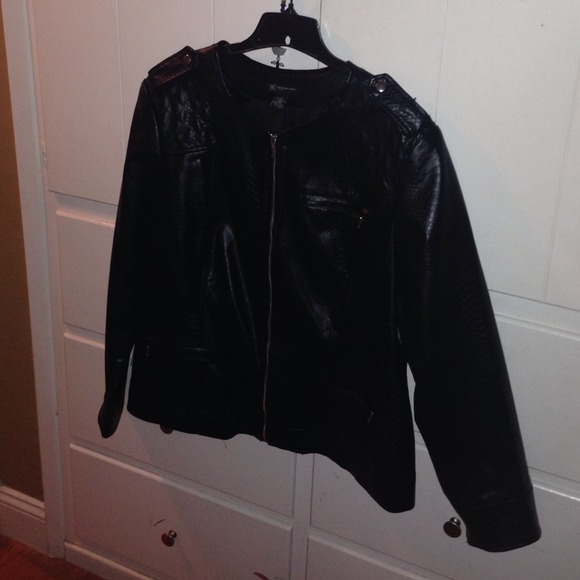 NWOT Black faux leather jacket