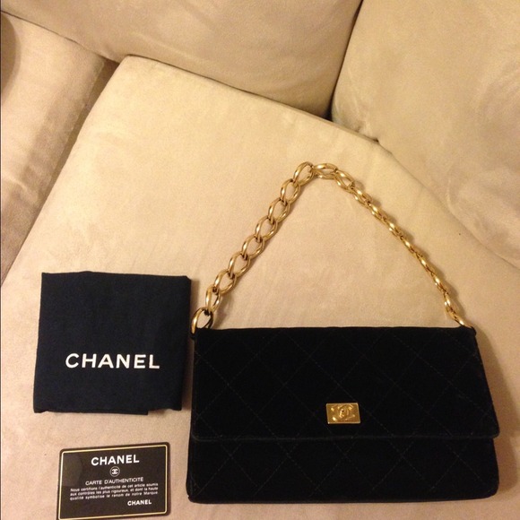 CHANEL VELVET EVENING BAG
