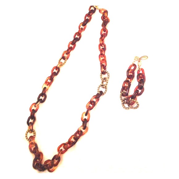 T Tahari tortoise she'll necklace and bracelet
