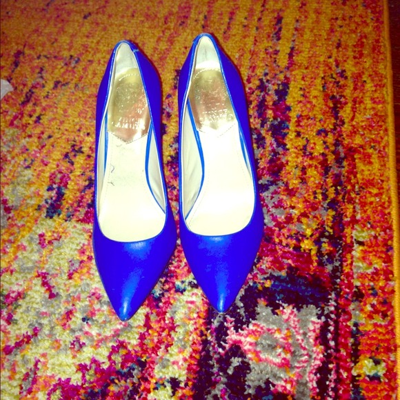 Vince Camuto blue heels