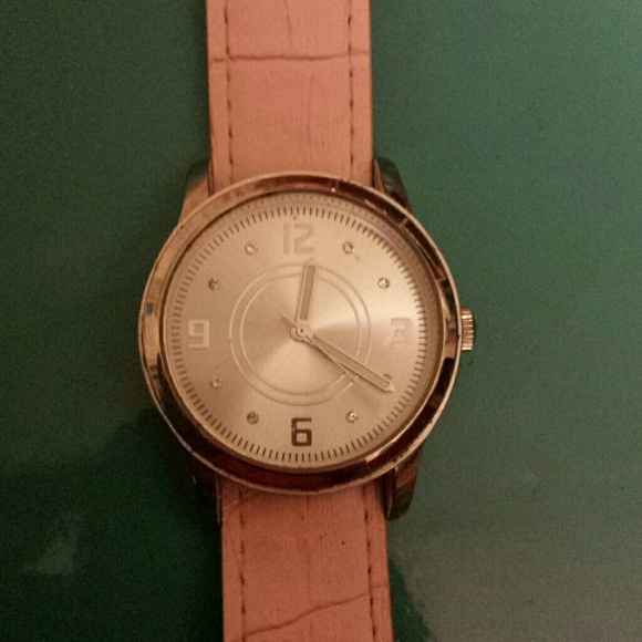 Gorgeous pink leather watch!