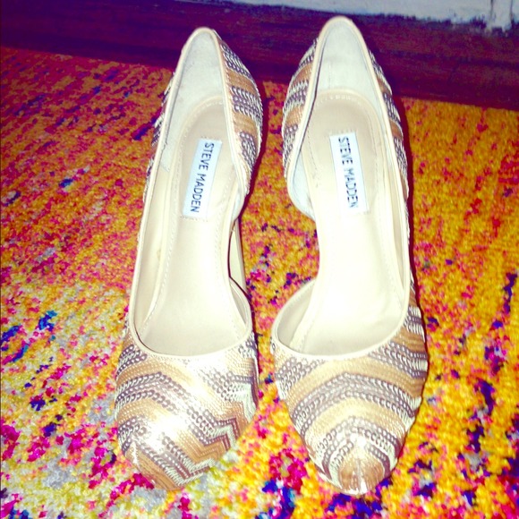 Steve Madden champagne beaded pumps