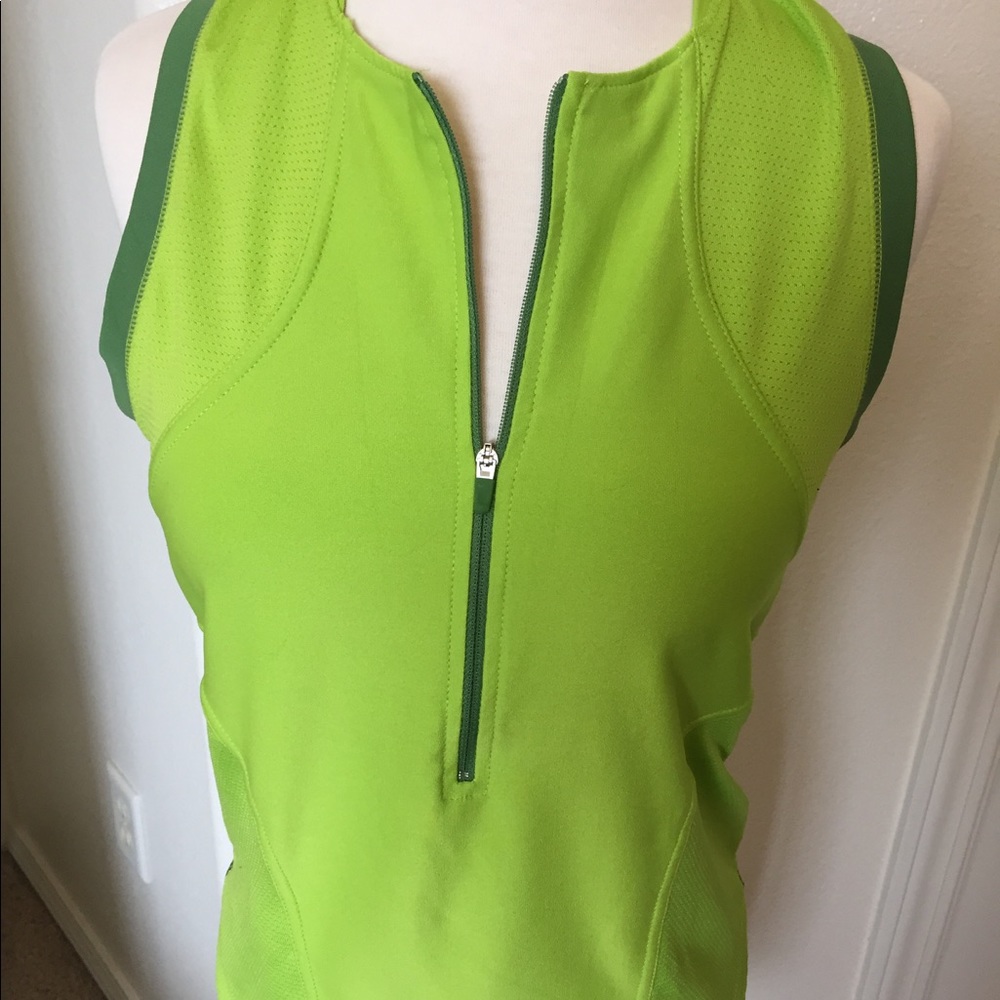 Awesome Nike Green exercise top!