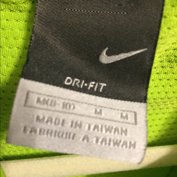 Awesome Nike Green exercise top! - Picture 4 of 4