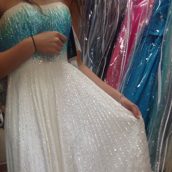 Sherri Hill prom dress 8535