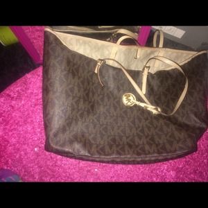 MK TOTE BAG ON HOLD FOR @barbara_a