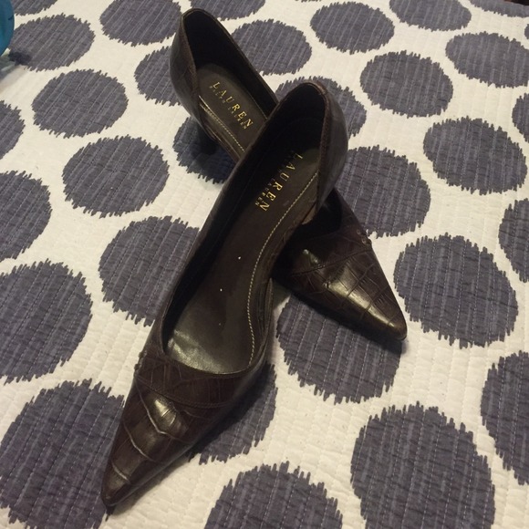 Ralph Lauren timeless brown pumps.