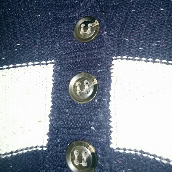 "Delia's" Sweater! - Picture 2 of 3